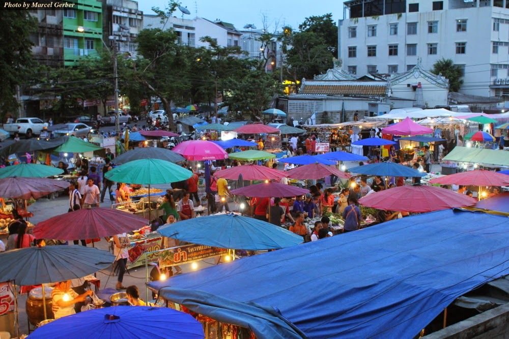 Tha Din Daeng Market .jpg